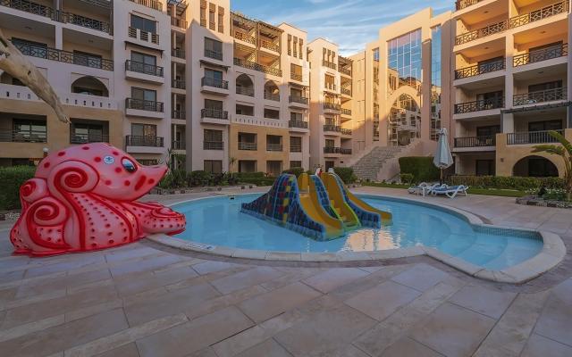 Gravity Hotel & Aqua Park