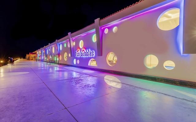 Gravity Hotel & Aqua Park