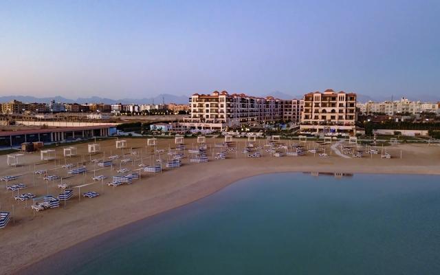 Gravity Hotel & Aqua Park
