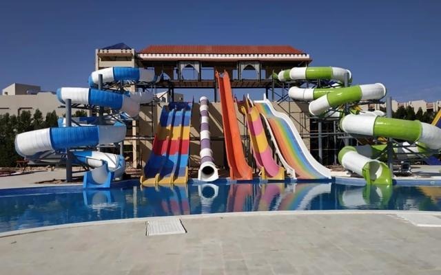 Gravity Hotel & Aqua Park