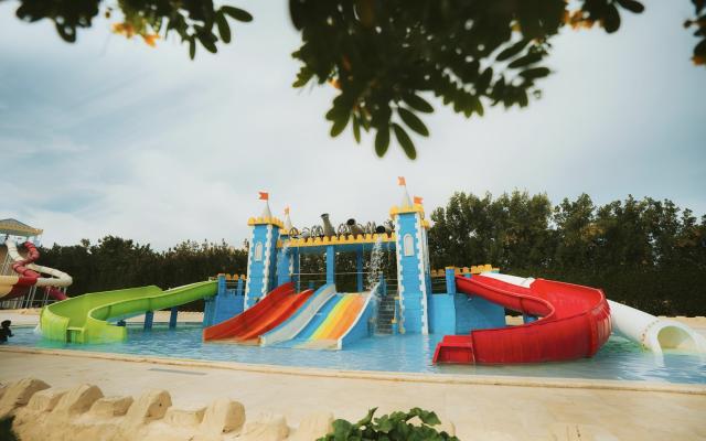 Gravity Hotel & Aqua Park