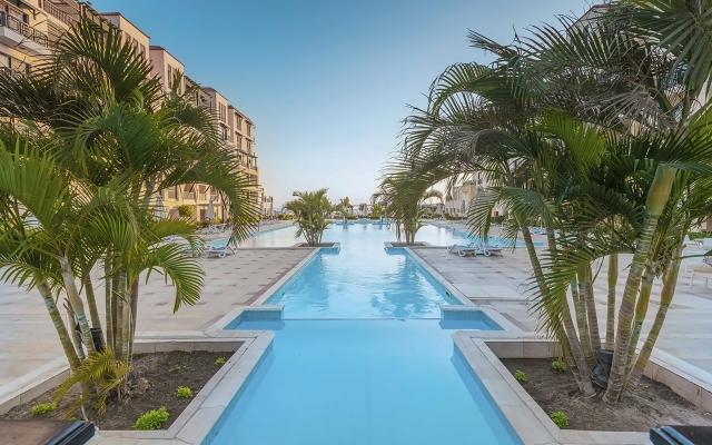 Gravity Hotel & Aqua Park