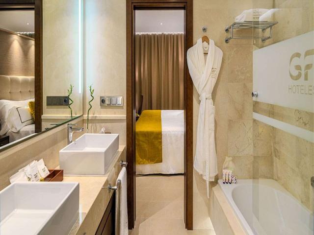 Suite Balcony or Terrace, Senior