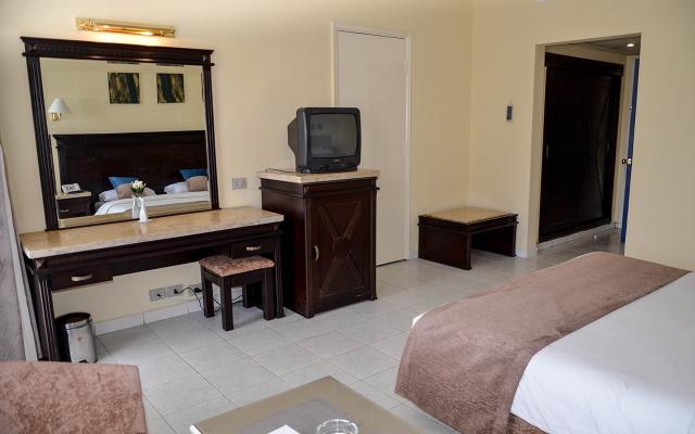 Pool View Room 