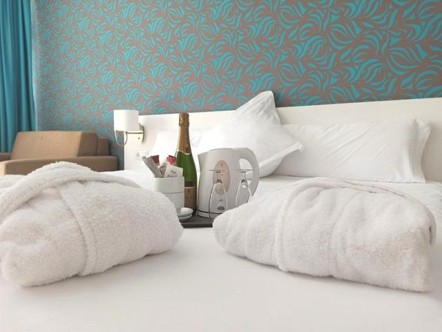 Room With Balcony, Premium