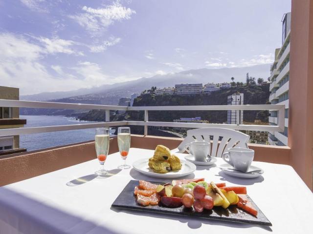 Room With Balcony, Premium