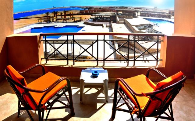 Standard Room Side Sea View 