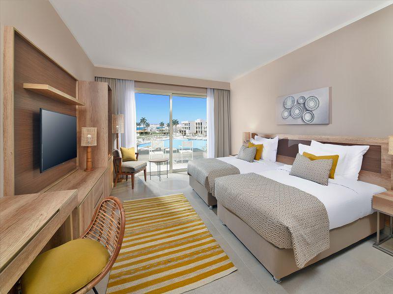 Superior Frontal Sea View Room