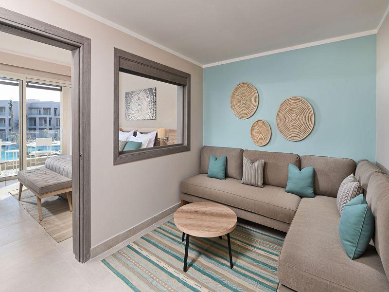 Deluxe Family Pool & Sea View Room