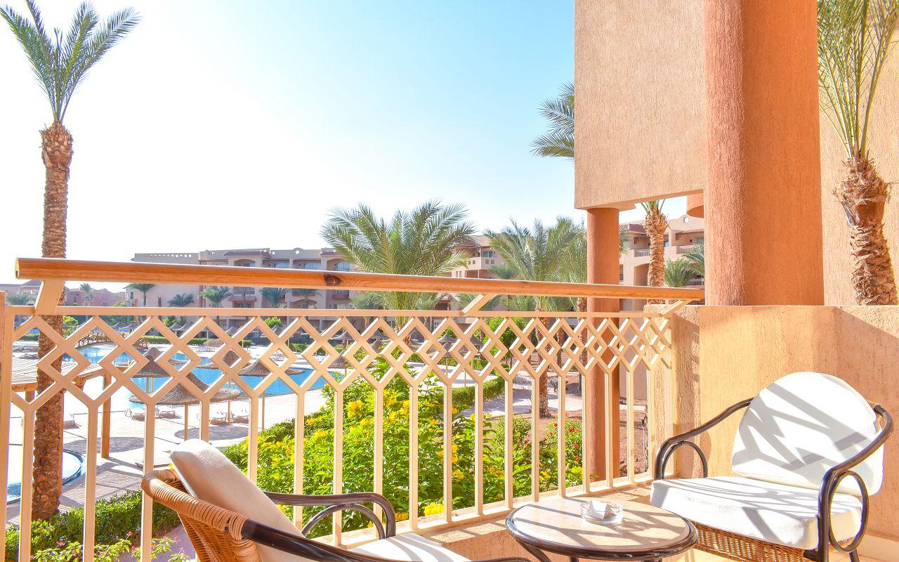 Deluxe Room (Pool / Lagoon View)