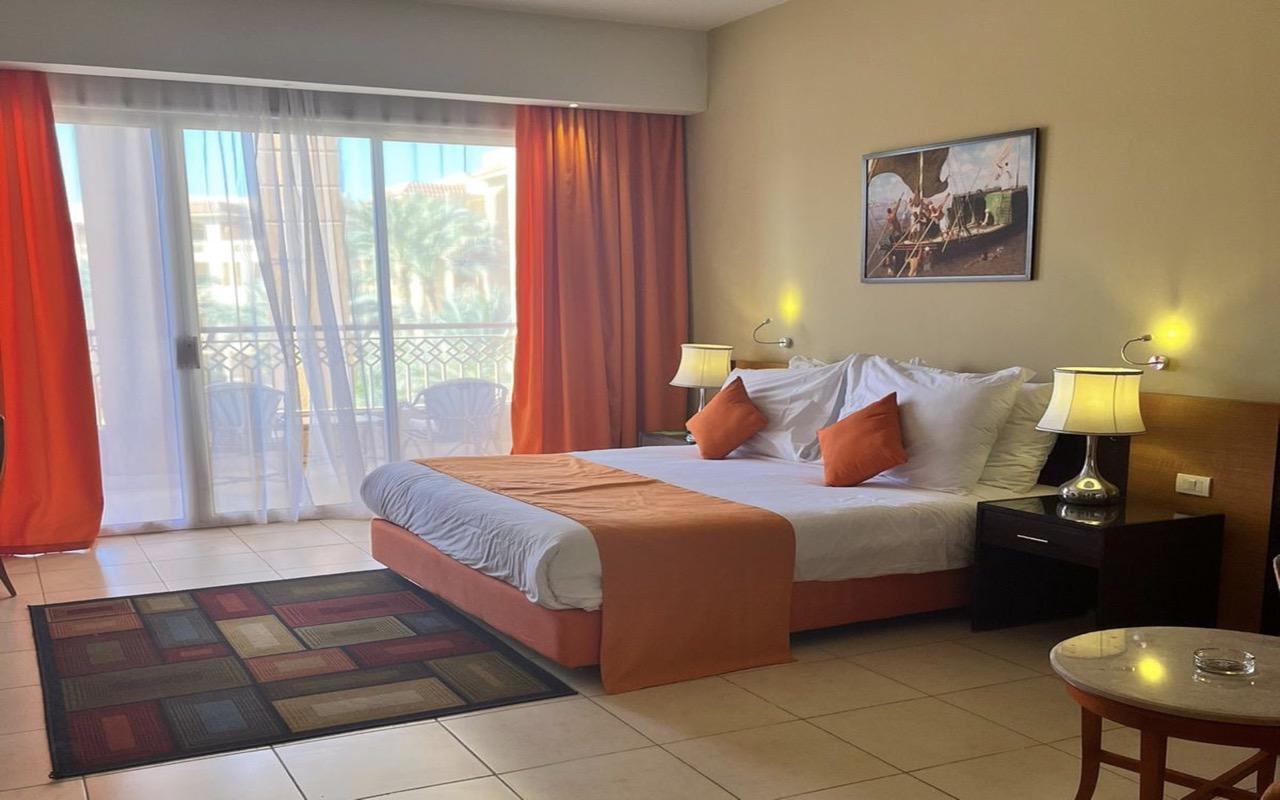 Ultra Deluxe Room With Jacuzzi