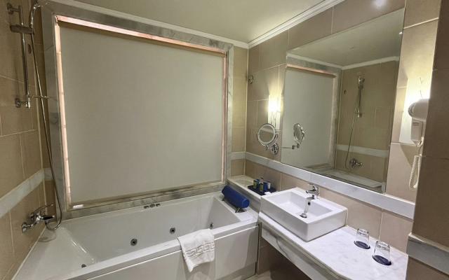 Ultra Deluxe Room With Jacuzzi
