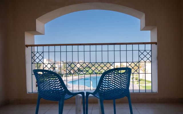 Deluxe Pool View 