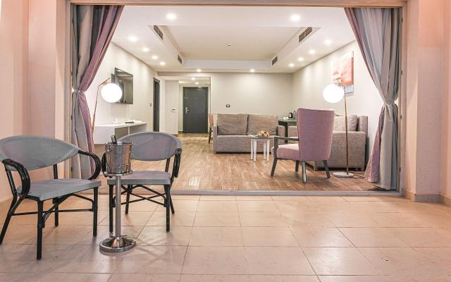 Signature Suite-Sea View