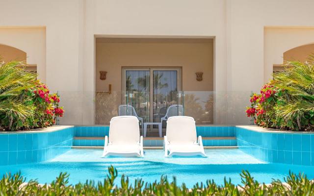 Family Swim Up Room