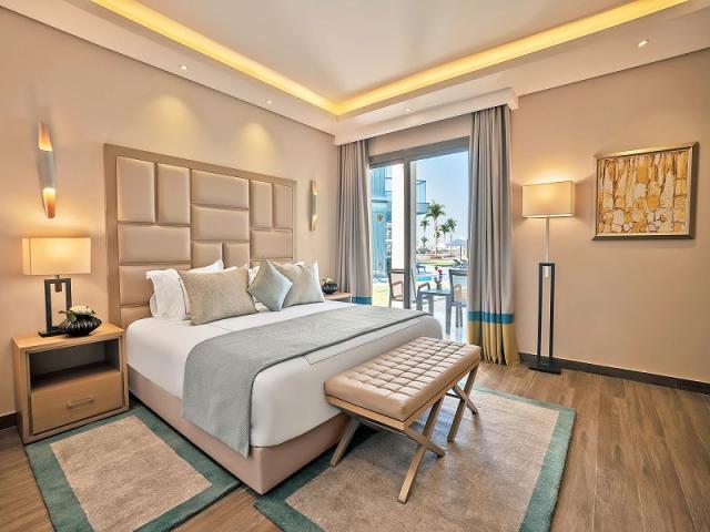 Lagoon Swim Up Suite 