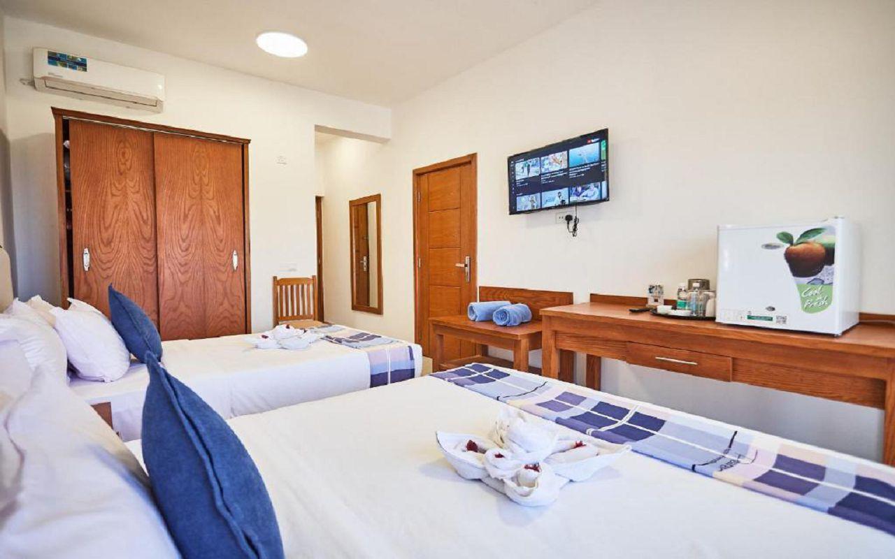 Deluxe Twin Pool View Room