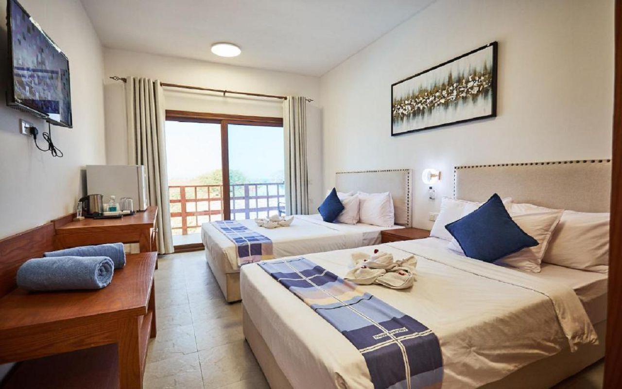 Deluxe Twin Pool View Room