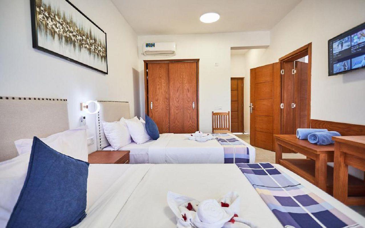 Deluxe Twin Pool View Room