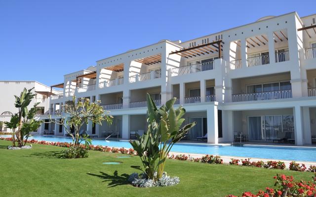 Premium Deluxe Swim Up Pool View