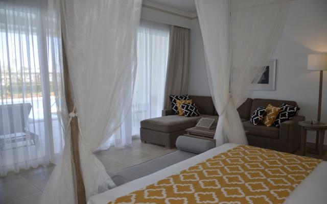 Premium Deluxe Sea View+Swim Up