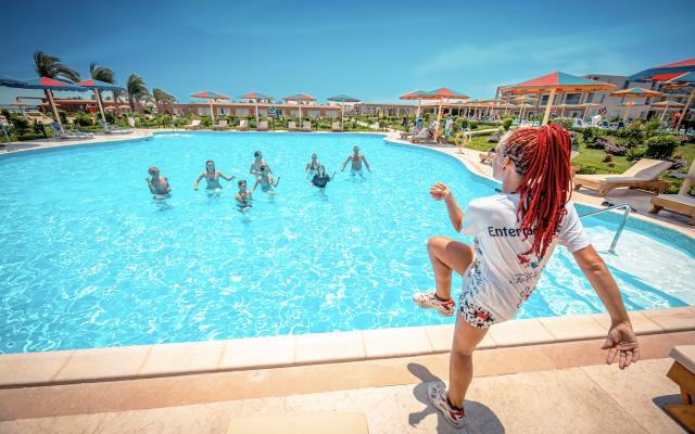 Hawaii Paradise Aqua Park Resort