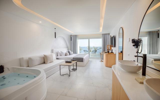 Deluxe Jacuzzi Sea Front