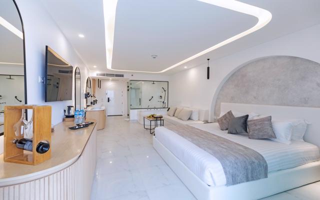 Deluxe Jacuzzi Sea Front