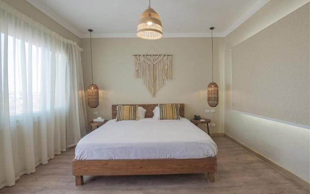 Deluxe Room (Sea View)