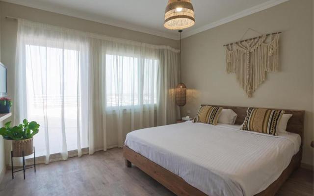 Deluxe Room (Sea View)