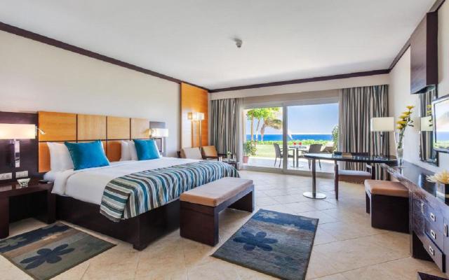 Deluxe Pool Or Sea View