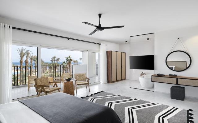 Two-Bedroom Suite Sea View