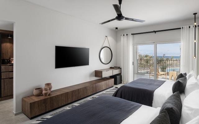 Two-Bedroom Suite Sea View