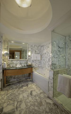 Signature Suite Adult 
