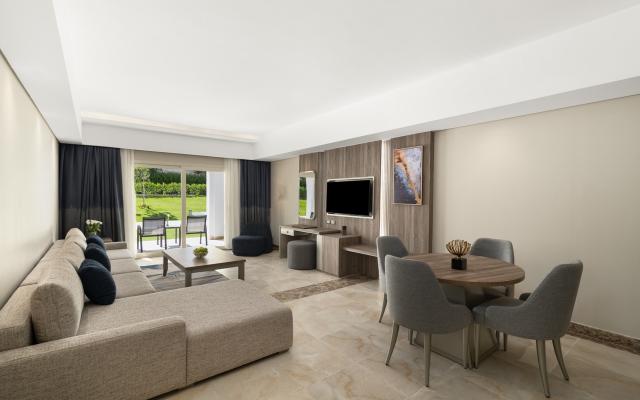 Deluxe Suite