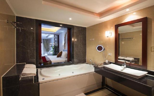 Executive Swim Up Suite PV (Posh Club)