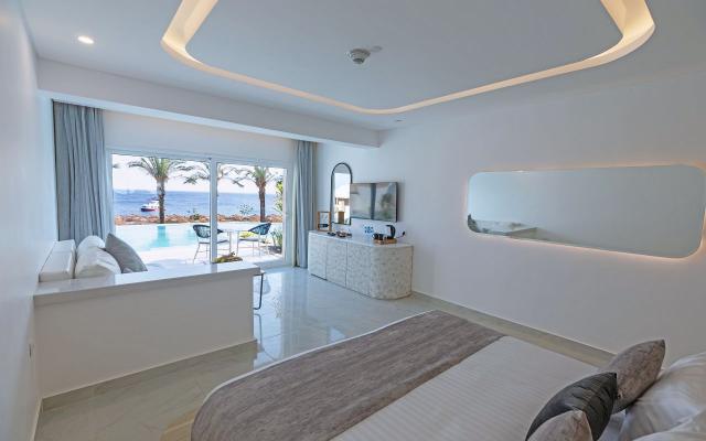 Junior Swim Up Suite