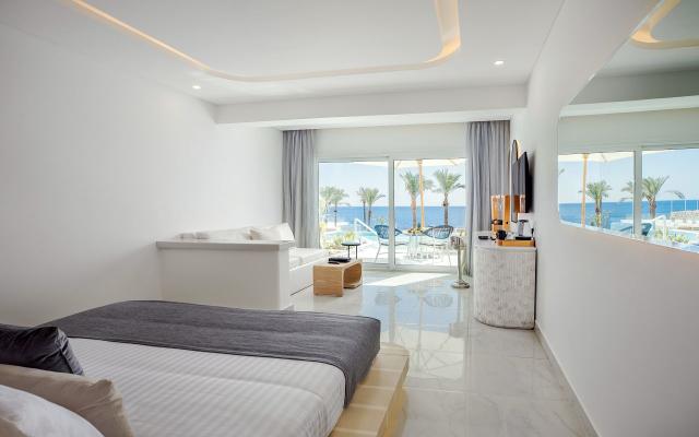 Junior Swim Up Suite