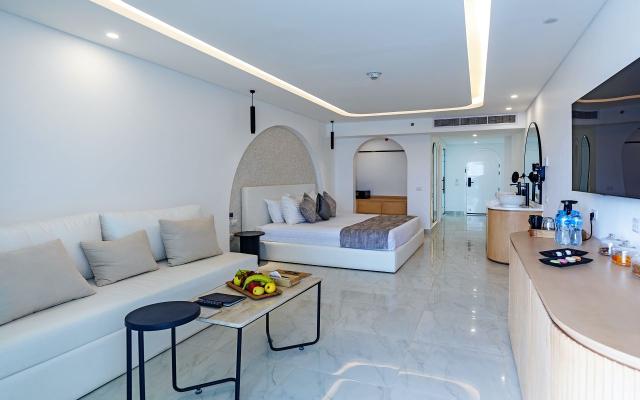 Duplex Jacuzzi Suite Sea View / Beach Front