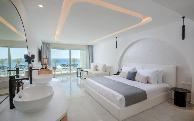 Duplex Jacuzzi Suite Sea View / Beach Front