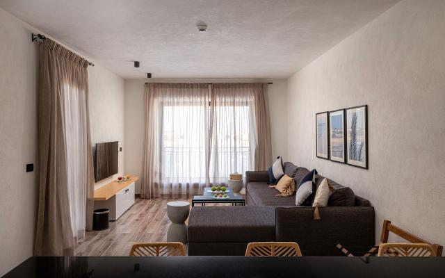 Deluxe Suite