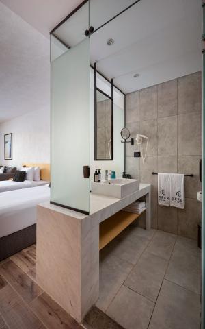 Creek Premium Room