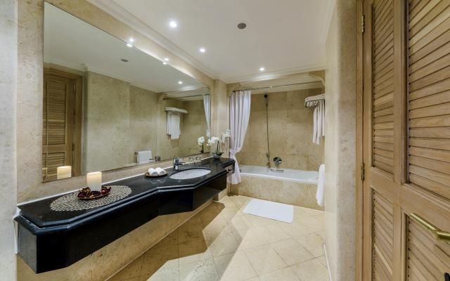 Ground Classic Room Sea & Pool View