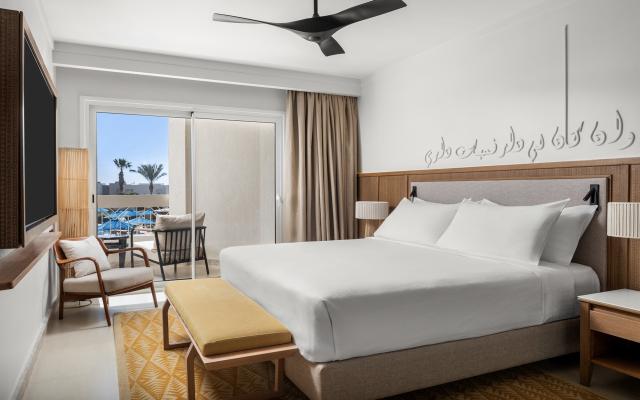 Romantic Suite With Pool & Partial Sea View