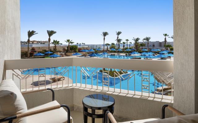 Romantic Suite With Pool & Partial Sea View