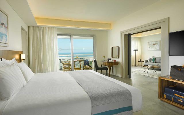 Admiral Suite