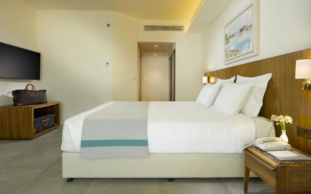 Admiral Suite