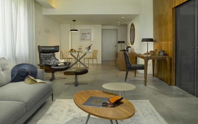 Admiral Suite