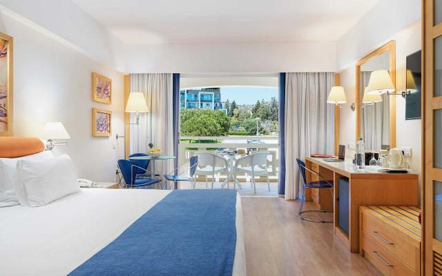 Executive Twin Room Inland View