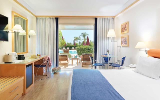Executive Twin Room Pool View